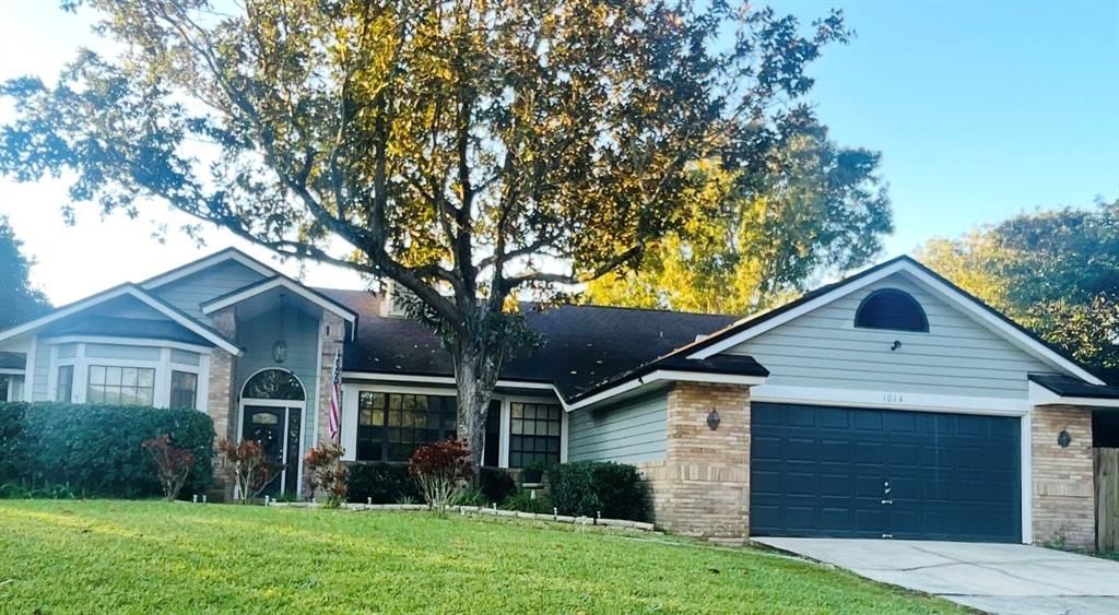 For Sale: $549,900 (4 beds, 2 baths, 2151 Square Feet)