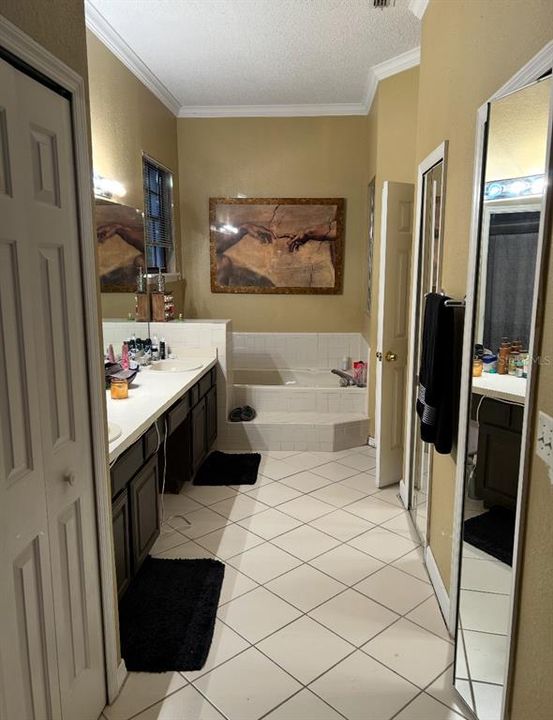 For Sale: $549,900 (4 beds, 2 baths, 2151 Square Feet)