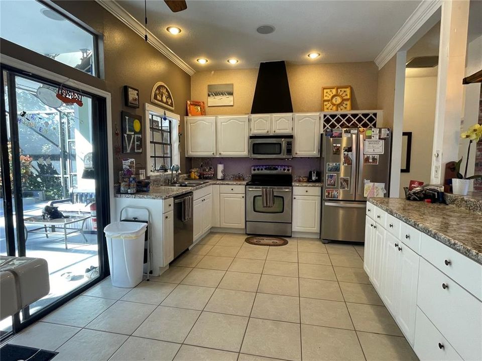 For Sale: $549,900 (4 beds, 2 baths, 2151 Square Feet)