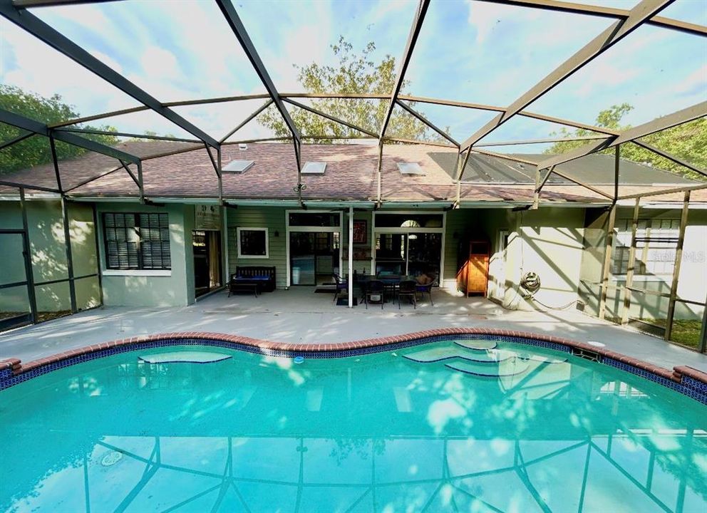 For Sale: $549,900 (4 beds, 2 baths, 2151 Square Feet)