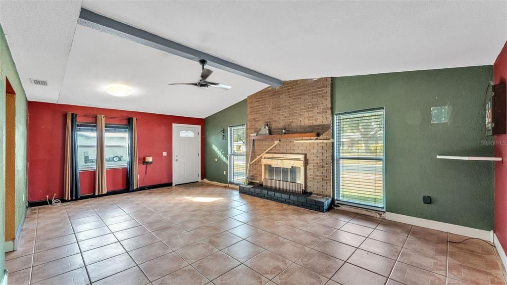 待售: $287,000 (2 贝兹, 2 浴室, 1457 平方英尺)