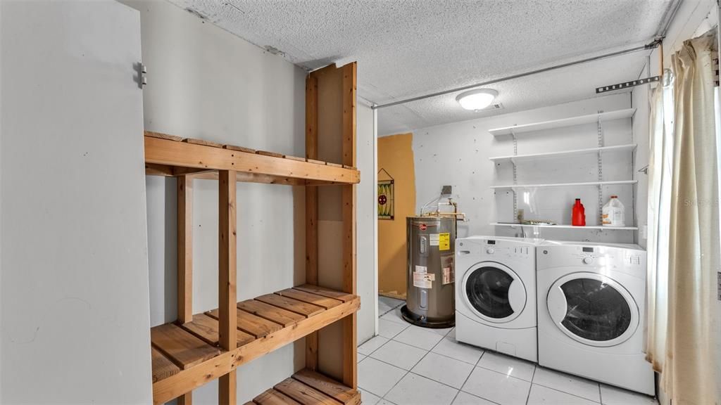 待售: $287,000 (2 贝兹, 2 浴室, 1457 平方英尺)