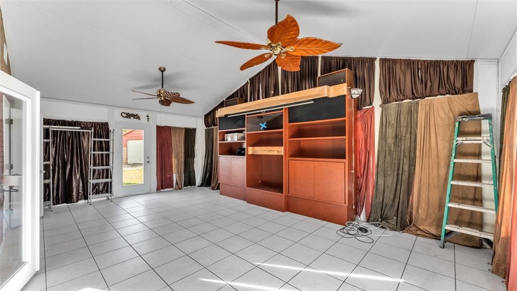 待售: $287,000 (2 贝兹, 2 浴室, 1457 平方英尺)