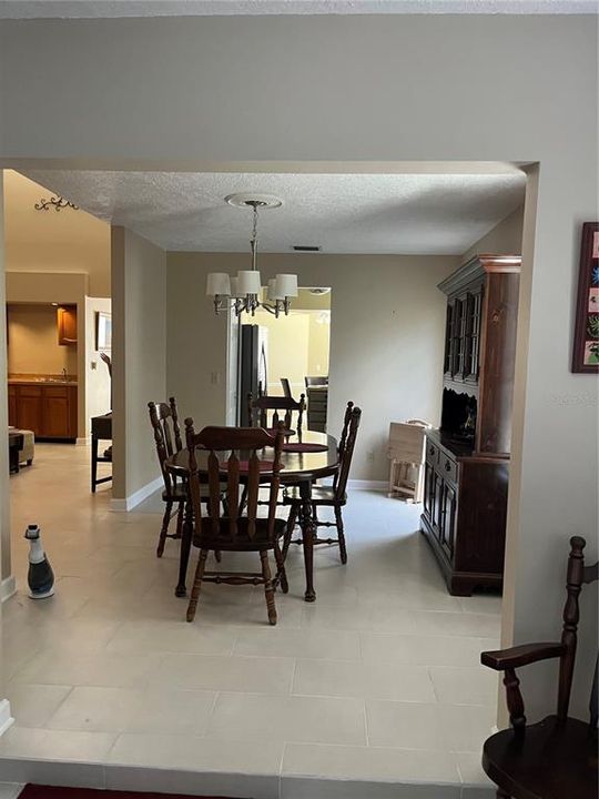 出租: $1,900 (2 贝兹, 2 浴室, 1636 平方英尺)