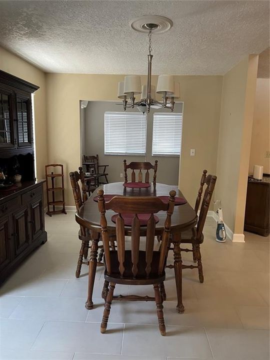 出租: $1,900 (2 贝兹, 2 浴室, 1636 平方英尺)