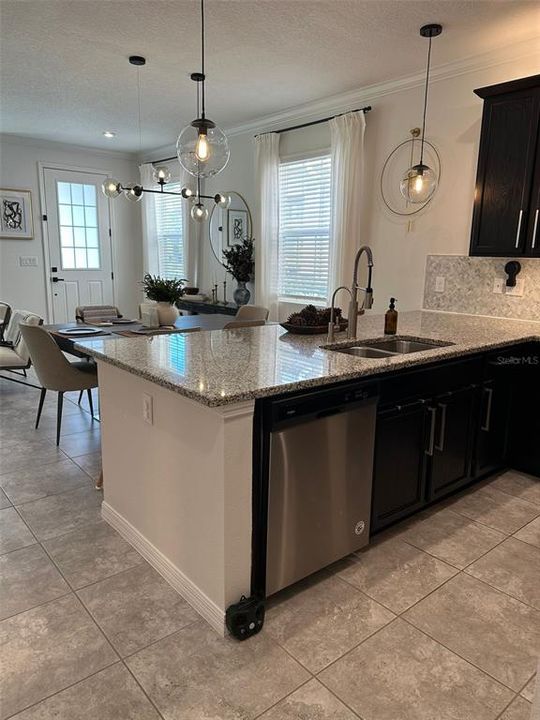 В аренду: $2,400 (3 спален, 2 ванн, 1602 Квадратных фут)