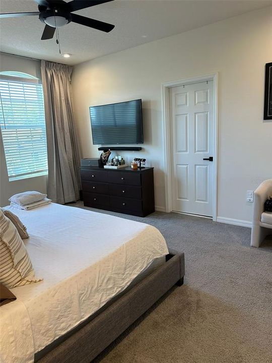 В аренду: $2,400 (3 спален, 2 ванн, 1602 Квадратных фут)