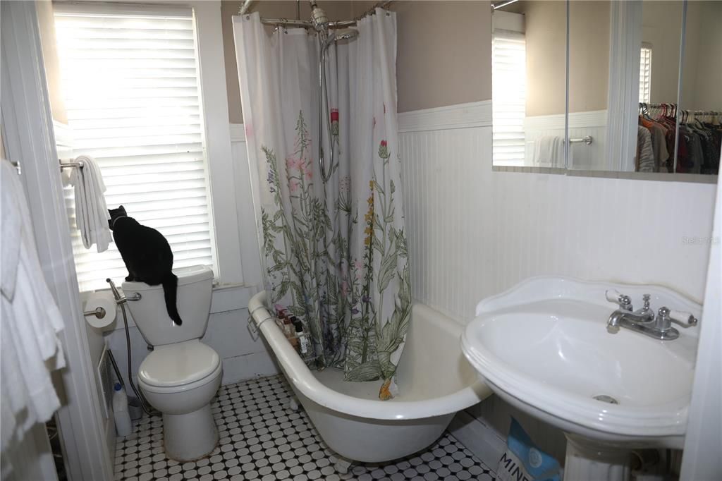 For Sale: $699,900 (4 beds, 4 baths, 2800 Square Feet)