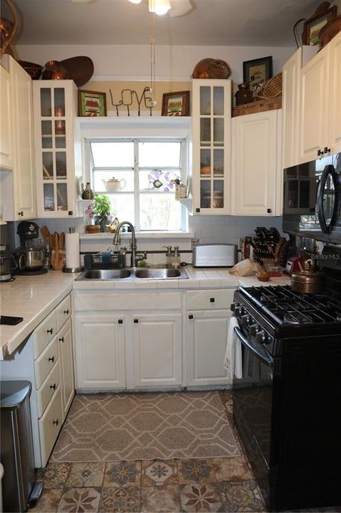 For Sale: $699,900 (4 beds, 4 baths, 2800 Square Feet)