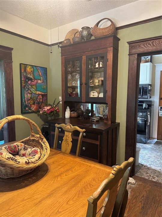 For Sale: $699,900 (4 beds, 4 baths, 2800 Square Feet)