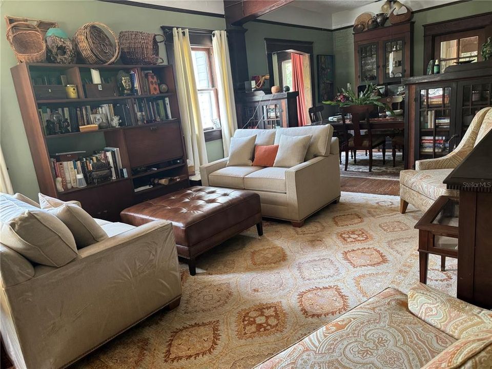 For Sale: $699,900 (4 beds, 4 baths, 2800 Square Feet)