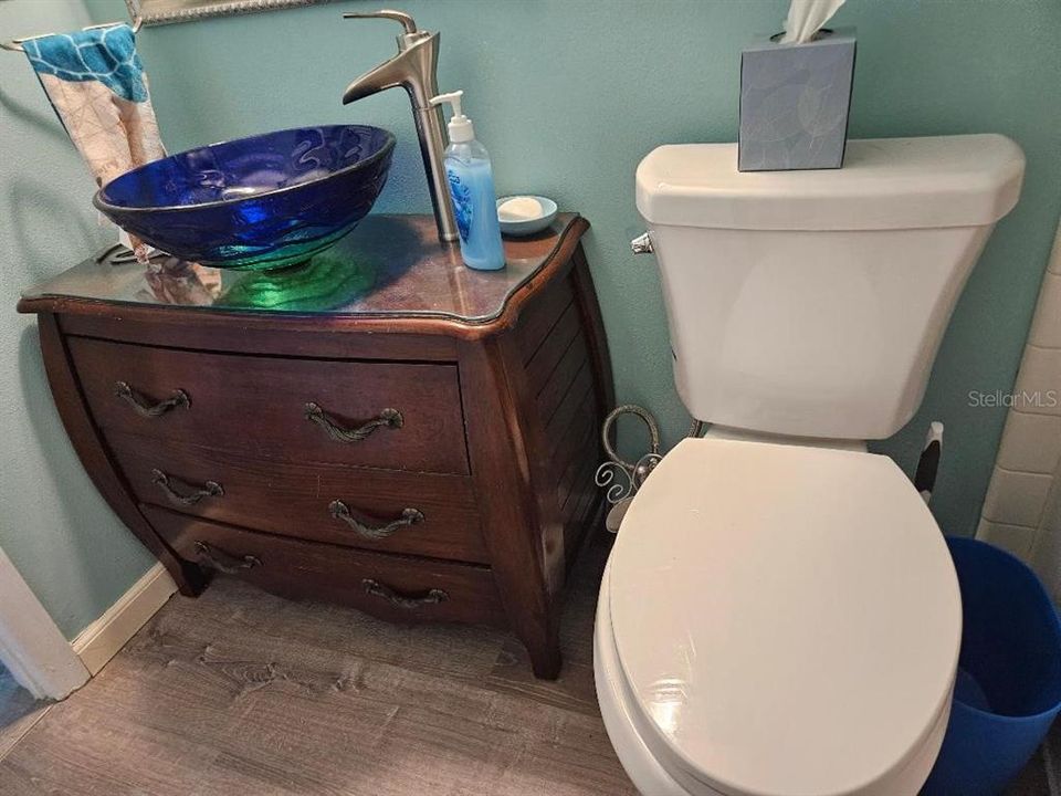 For Sale: $159,900 (2 beds, 2 baths, 1087 Square Feet)