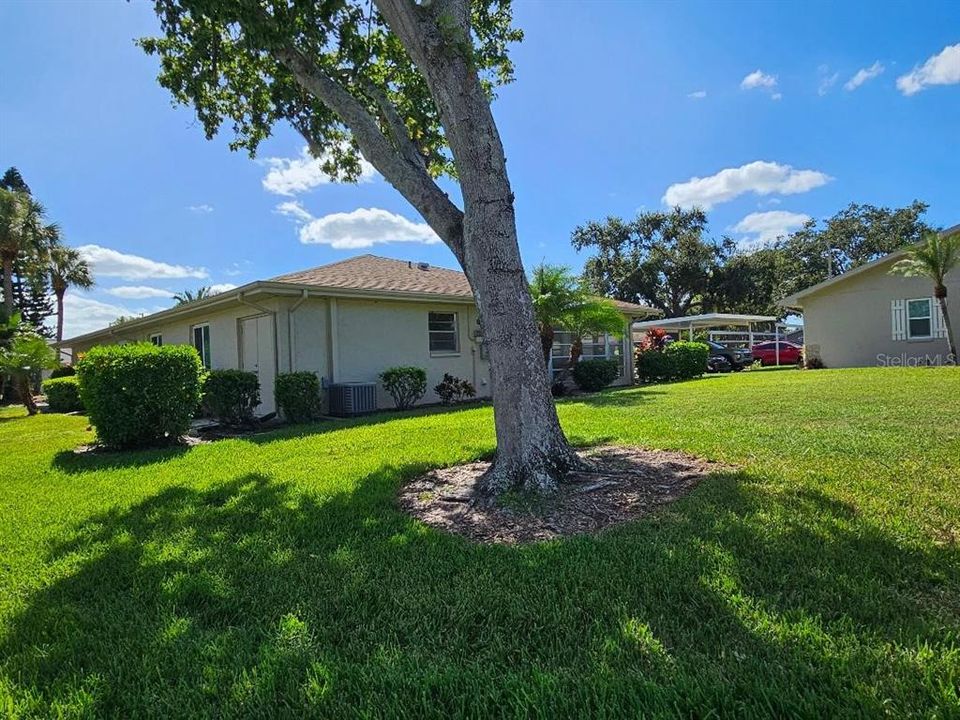 For Sale: $159,900 (2 beds, 2 baths, 1087 Square Feet)