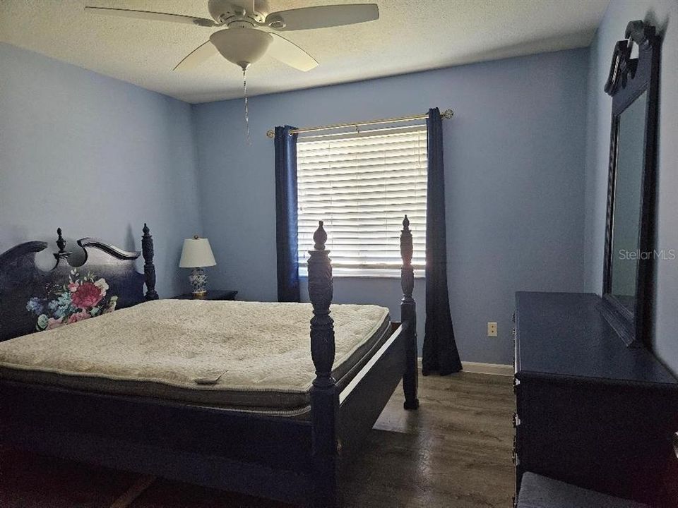 For Sale: $159,900 (2 beds, 2 baths, 1087 Square Feet)