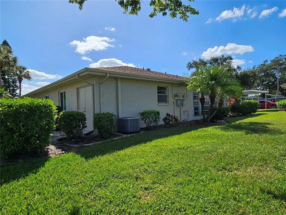 For Sale: $159,900 (2 beds, 2 baths, 1087 Square Feet)