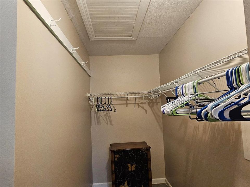 For Sale: $159,900 (2 beds, 2 baths, 1087 Square Feet)