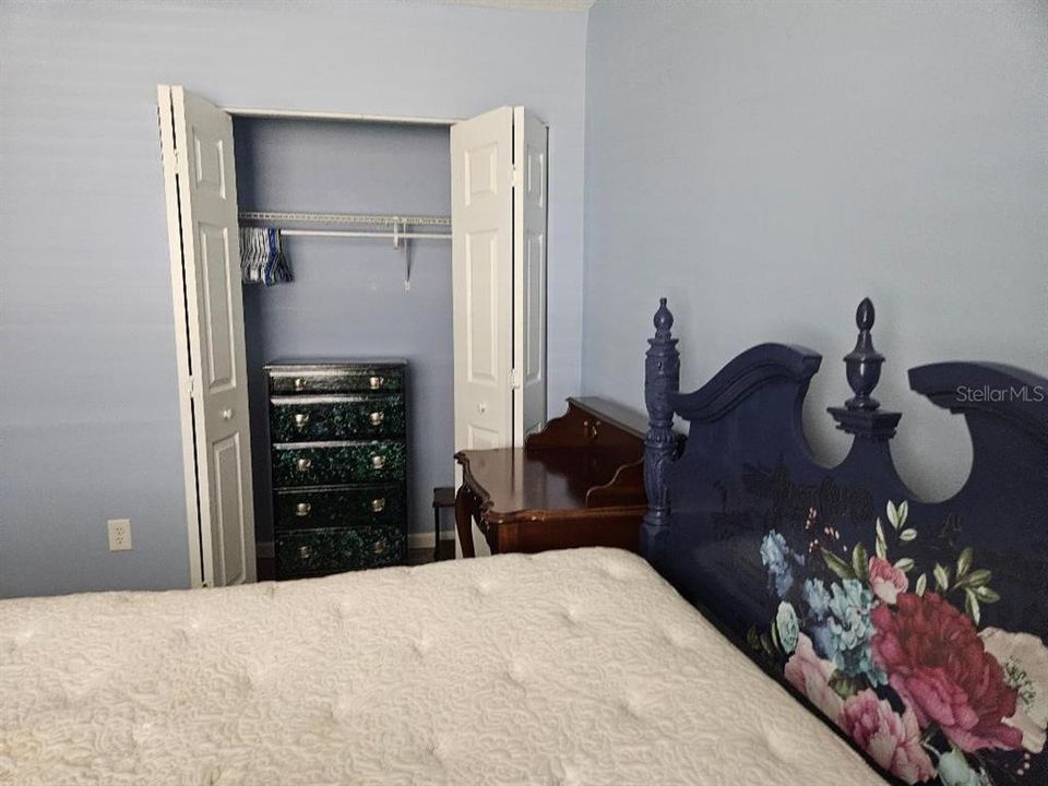 For Sale: $159,900 (2 beds, 2 baths, 1087 Square Feet)