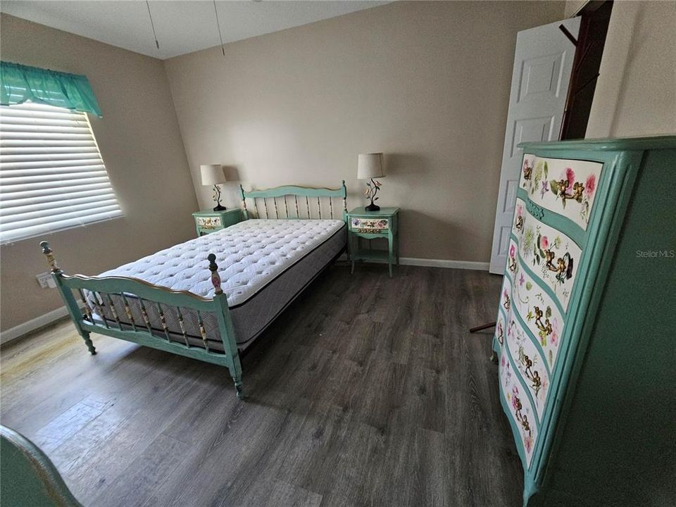 For Sale: $159,900 (2 beds, 2 baths, 1087 Square Feet)