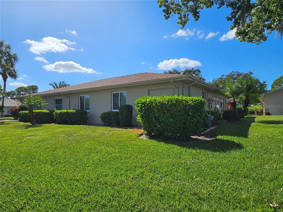 For Sale: $159,900 (2 beds, 2 baths, 1087 Square Feet)