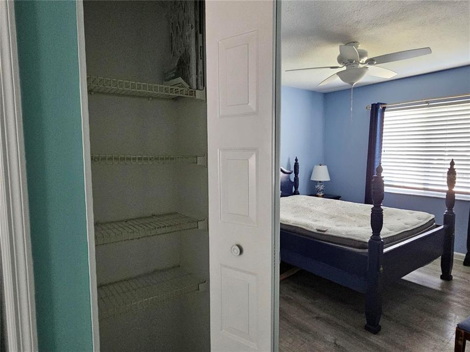 For Sale: $159,900 (2 beds, 2 baths, 1087 Square Feet)