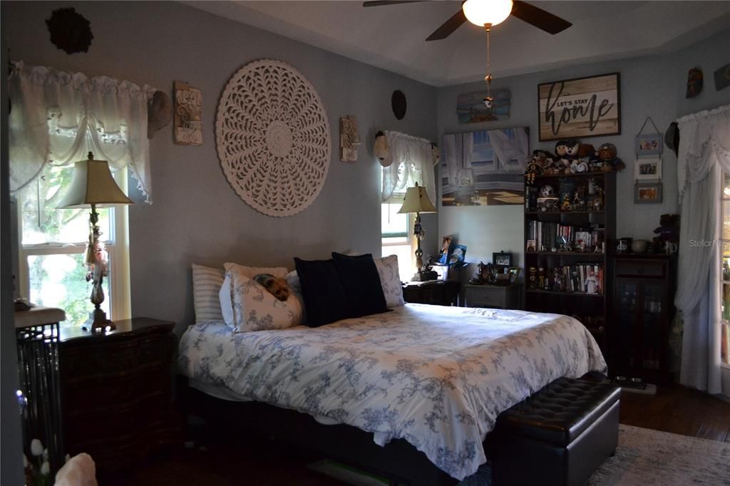 На продажу: $419,900 (3 спален, 2 ванн, 1846 Квадратных фут)