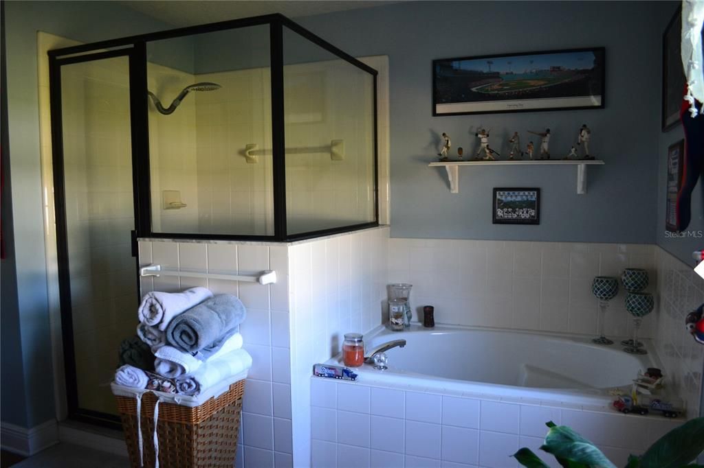 На продажу: $419,900 (3 спален, 2 ванн, 1846 Квадратных фут)