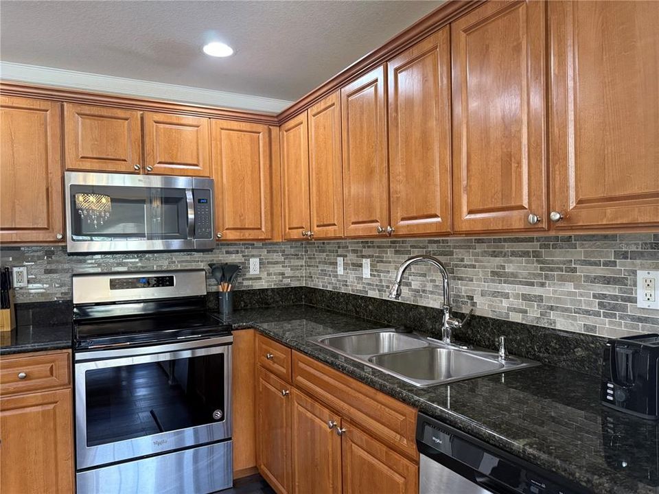 For Rent: $4,000 (3 beds, 3 baths, 1907 Square Feet)