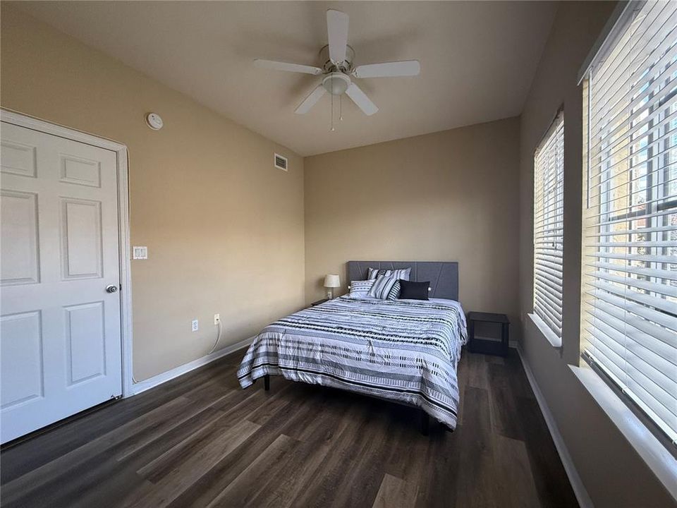 For Rent: $4,000 (3 beds, 3 baths, 1907 Square Feet)