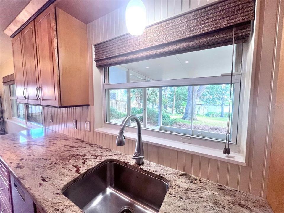 待售: $475,000 (2 贝兹, 1 浴室, 1033 平方英尺)