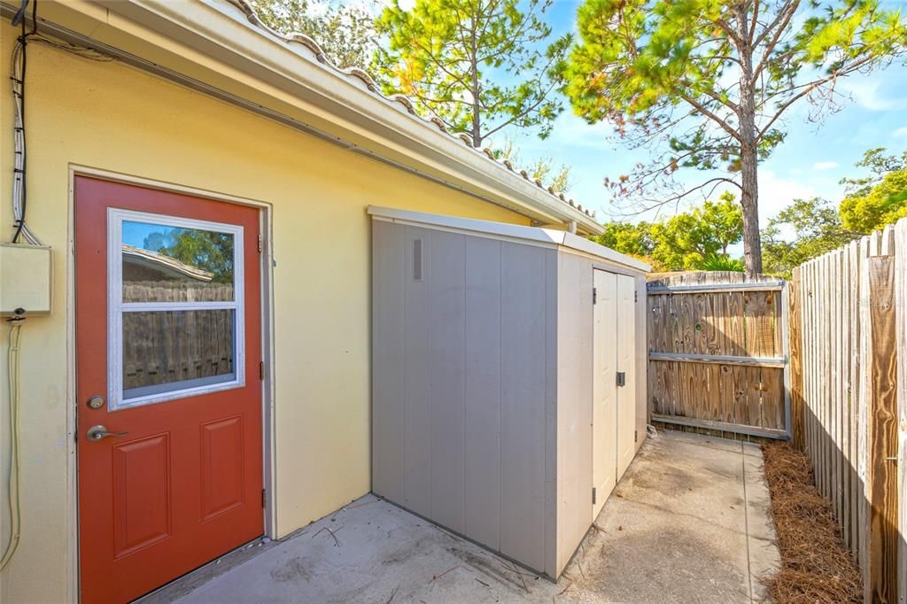 待售: $475,000 (2 贝兹, 1 浴室, 1033 平方英尺)