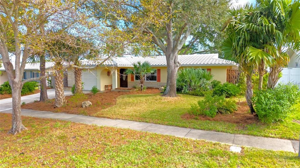 待售: $475,000 (2 贝兹, 1 浴室, 1033 平方英尺)