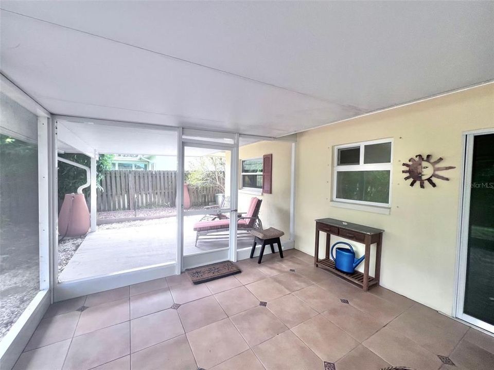 待售: $475,000 (2 贝兹, 1 浴室, 1033 平方英尺)