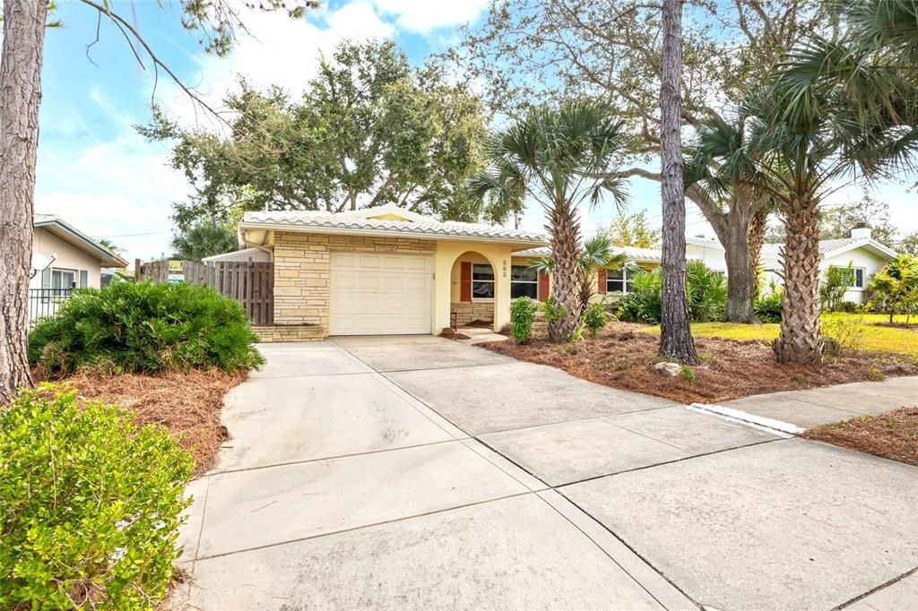 待售: $475,000 (2 贝兹, 1 浴室, 1033 平方英尺)