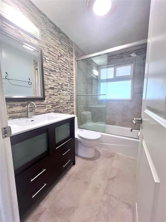 待售: $475,000 (2 贝兹, 1 浴室, 1033 平方英尺)