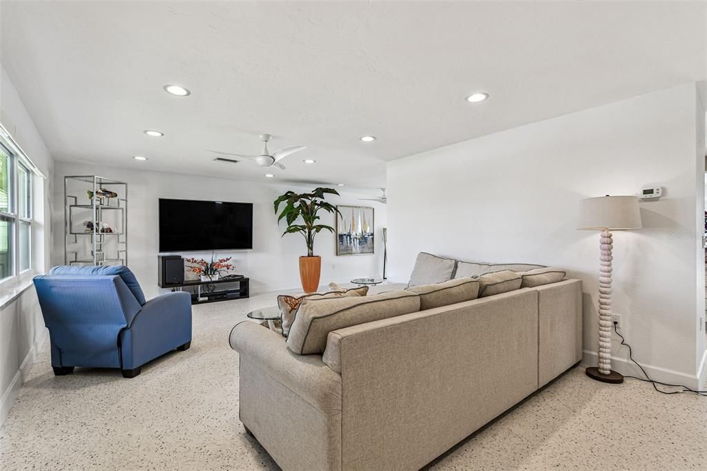 En Venta: $1,195,000 (2 camas, 2 baños, 1772 Pies cuadrados)