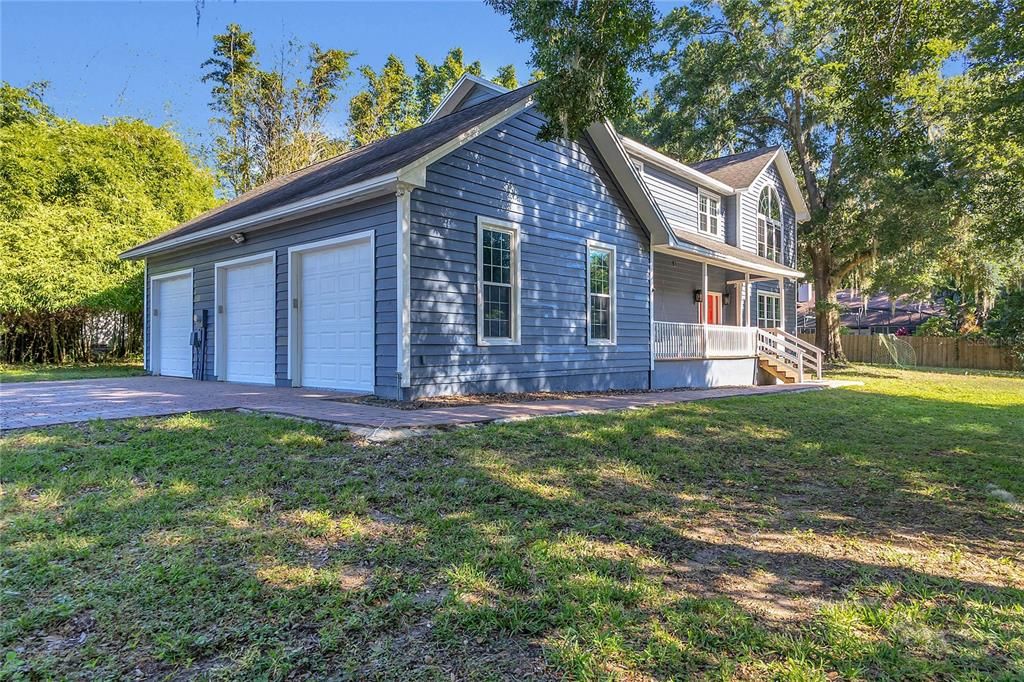 For Sale: $895,000 (4 beds, 3 baths, 2410 Square Feet)