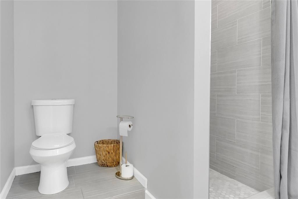 For Sale: $895,000 (4 beds, 3 baths, 2410 Square Feet)