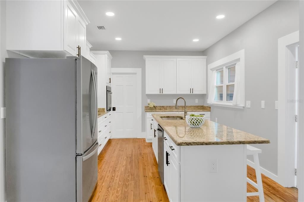 For Sale: $895,000 (4 beds, 3 baths, 2410 Square Feet)