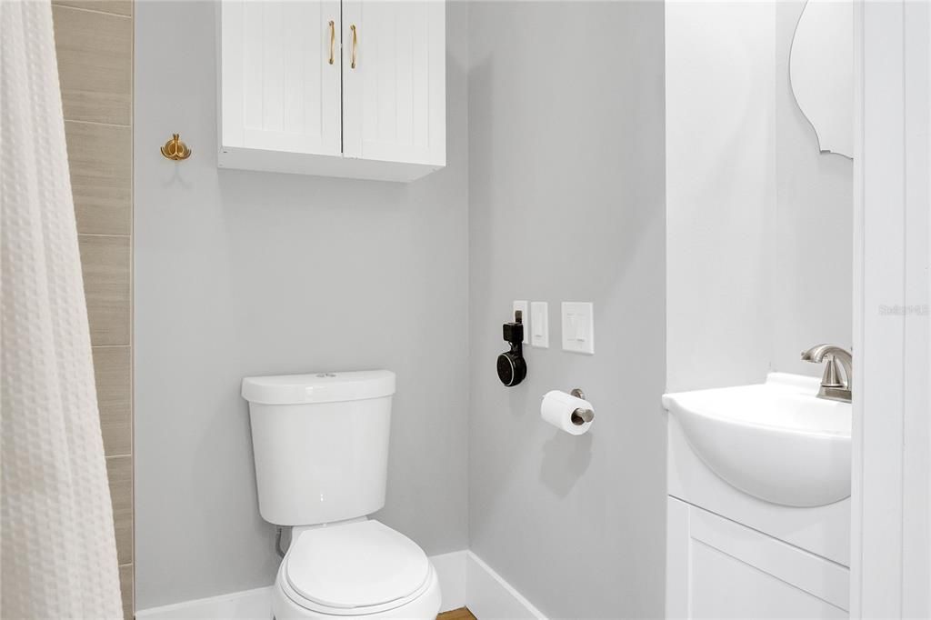 For Sale: $895,000 (4 beds, 3 baths, 2410 Square Feet)