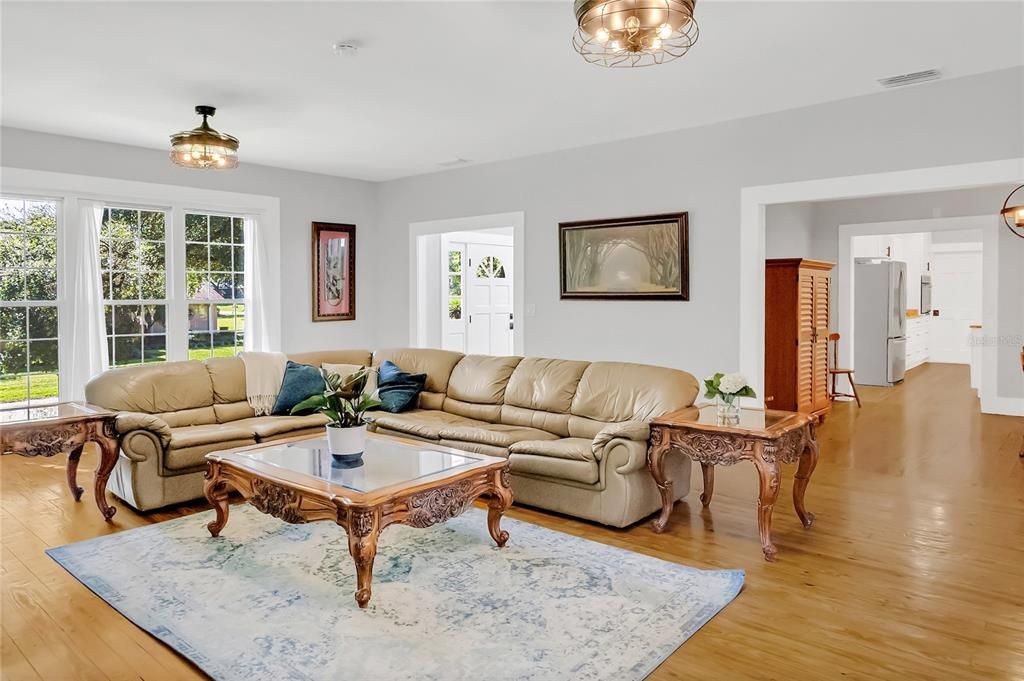 For Sale: $895,000 (4 beds, 3 baths, 2410 Square Feet)