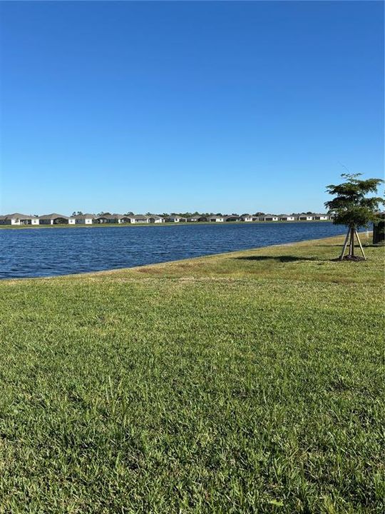 合同活跃: $1,800 (3 贝兹, 2 浴室, 1417 平方英尺)