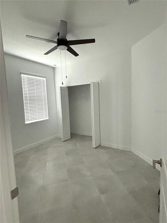 合同活跃: $1,800 (3 贝兹, 2 浴室, 1417 平方英尺)