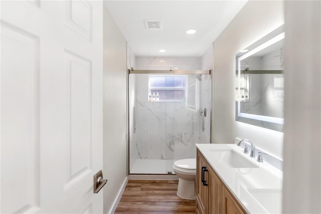 待售: $330,000 (2 贝兹, 1 浴室, 937 平方英尺)