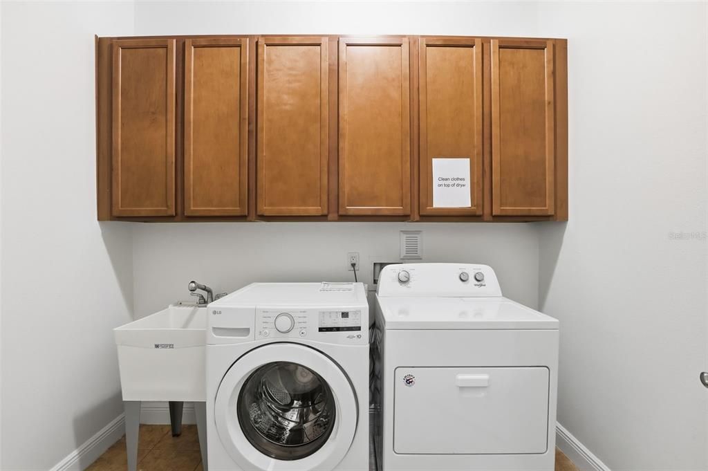 Под контрактом: $619,000 (3 спален, 2 ванн, 2072 Квадратных фут)