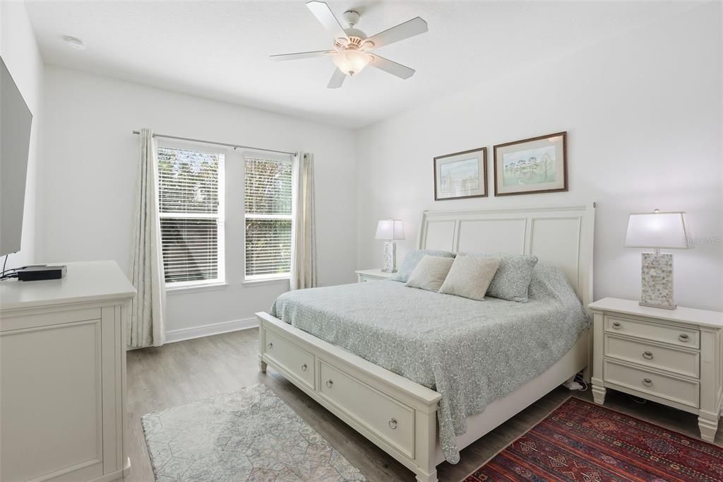 Под контрактом: $619,000 (3 спален, 2 ванн, 2072 Квадратных фут)