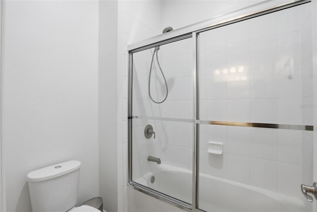 Под контрактом: $619,000 (3 спален, 2 ванн, 2072 Квадратных фут)