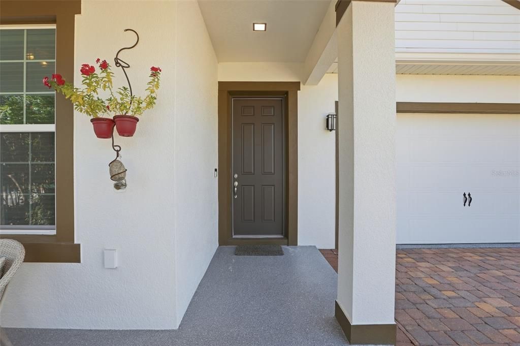 Под контрактом: $619,000 (3 спален, 2 ванн, 2072 Квадратных фут)