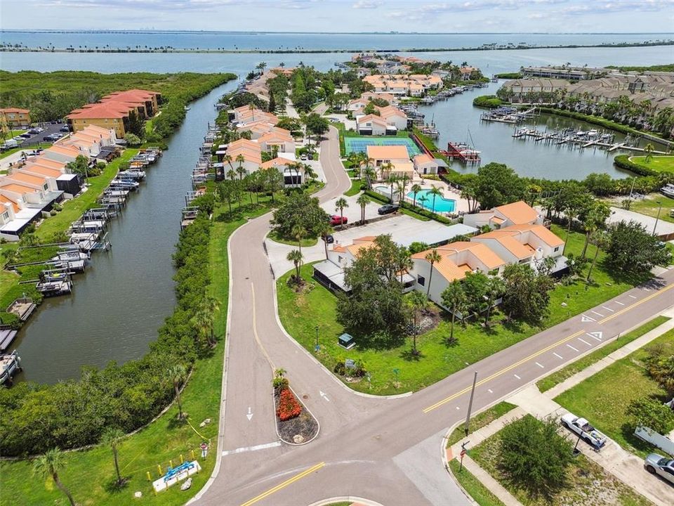 For Sale: $357,000 (2 beds, 2 baths, 1420 Square Feet)