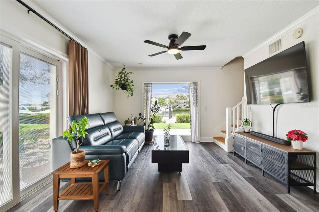 For Sale: $357,000 (2 beds, 2 baths, 1420 Square Feet)