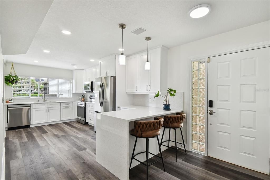 For Sale: $357,000 (2 beds, 2 baths, 1420 Square Feet)